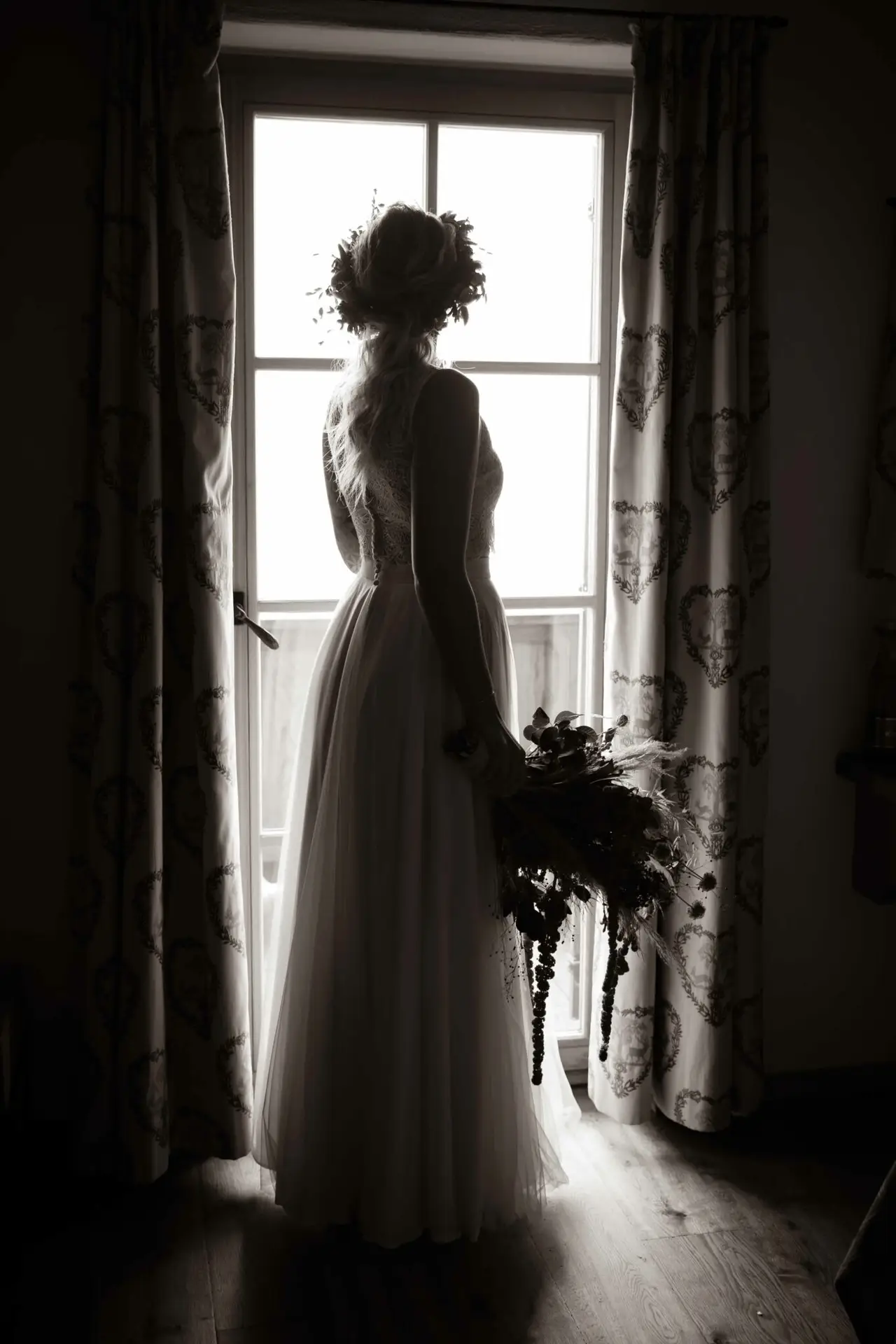 Elopement Wedding Hochzeit zu zweit Berghochzeit Hochzeitsfotograf Stefanie Fleischmann Getting Ready Braut Boho