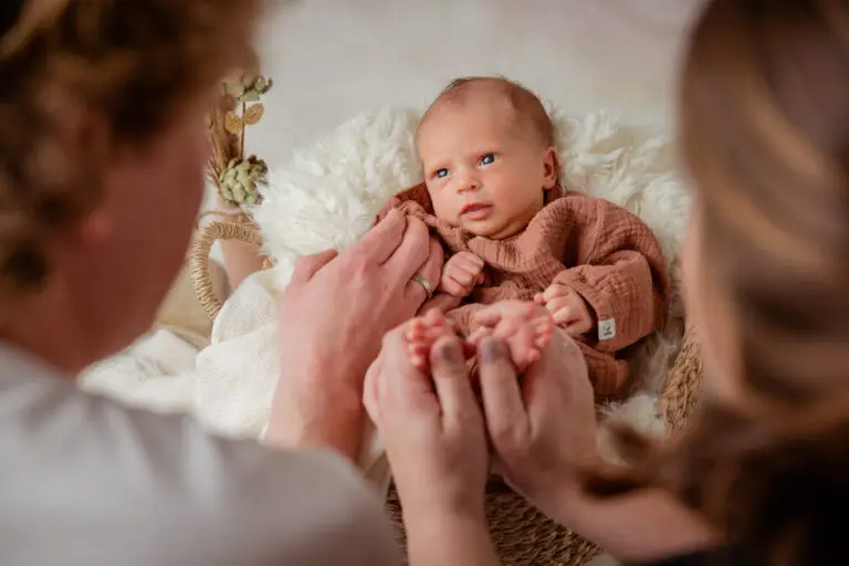 Babyfotograf-Muenchen-Newborn-Fotos-Homestory-Starnberg-Bad-Toelz-Oberhaching-Gruendwald Stefanie Fleischmann